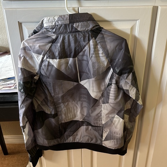 Nike Women’s Shield Repel Hooded Running Jacket CJ5551-010 size XS - Picture 4 of 6